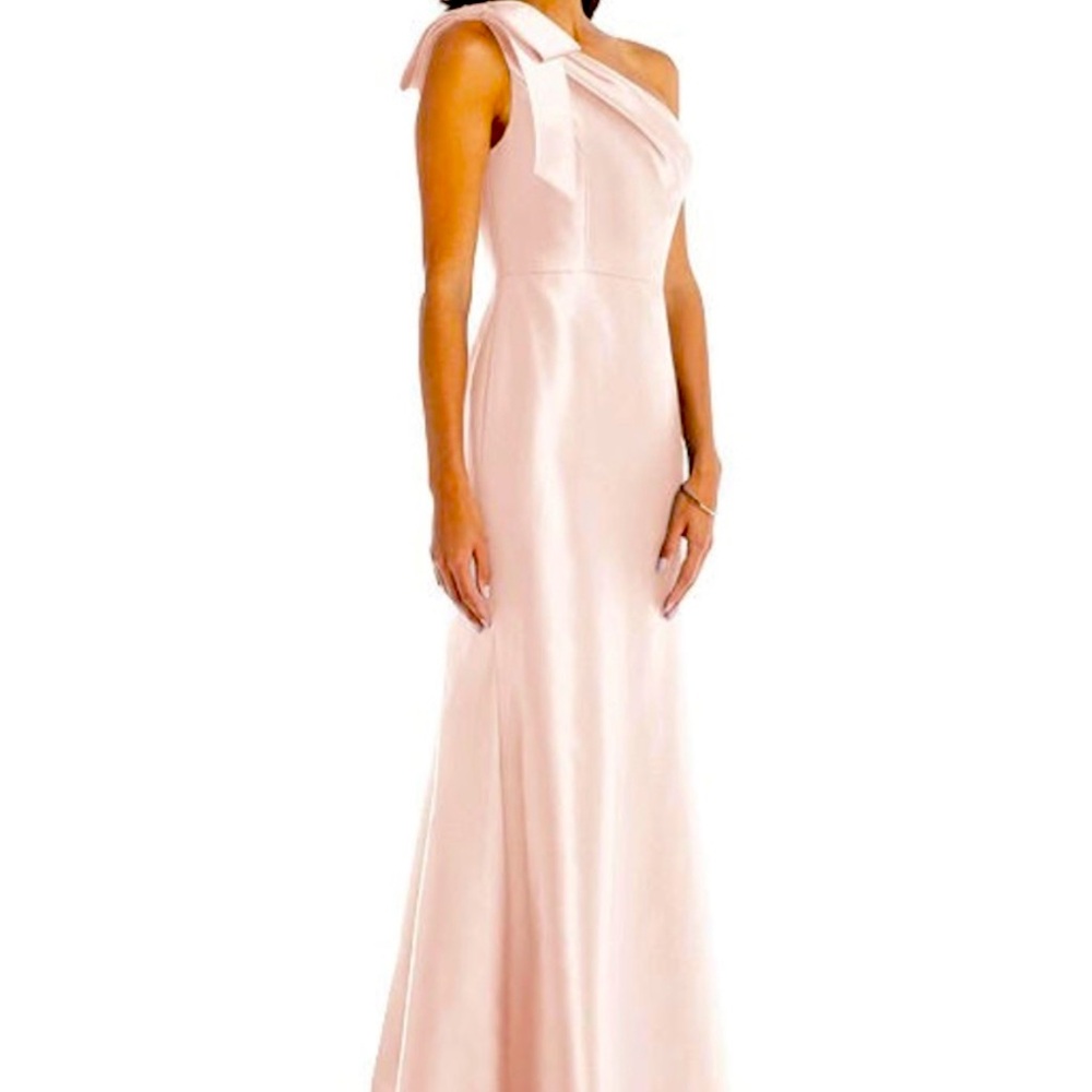 Bella Bridesmaid Alfred Sung D794 Dress in Blush, Unaltered Size 10